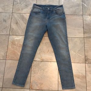 Authentic Levi’s 721 High Rise Skinny Jeans